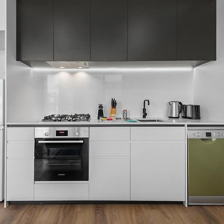 Modern Apartment On Burgundy Precinct & Parklands Μελβούρνη Εξωτερικό φωτογραφία