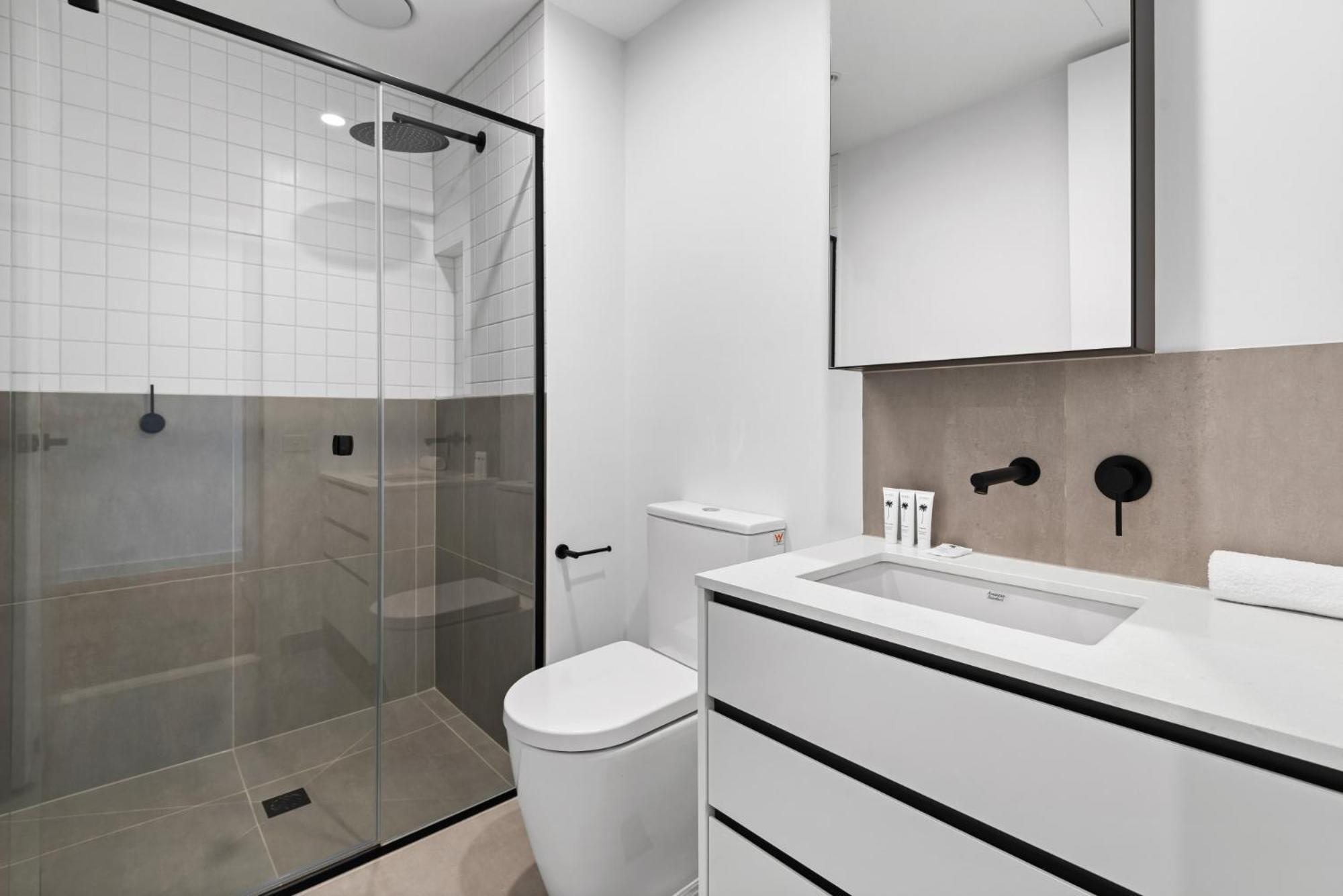 Modern Apartment On Burgundy Precinct & Parklands Μελβούρνη Εξωτερικό φωτογραφία