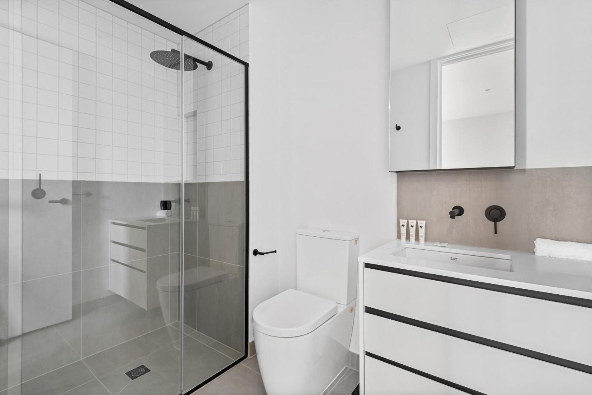 Modern Apartment On Burgundy Precinct & Parklands Μελβούρνη Εξωτερικό φωτογραφία